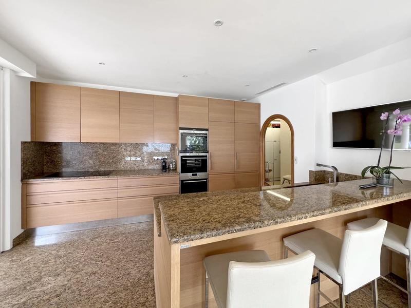 Villa - 320 m² - 5 pièces