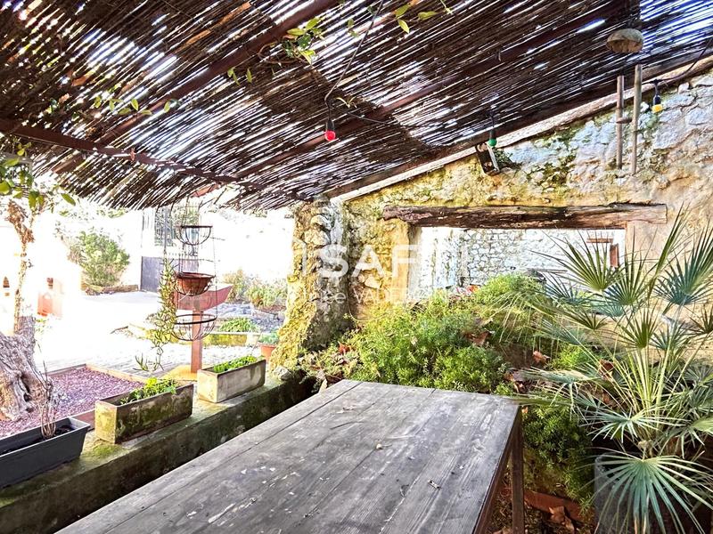 Maison - 200 m² - 5 pièces