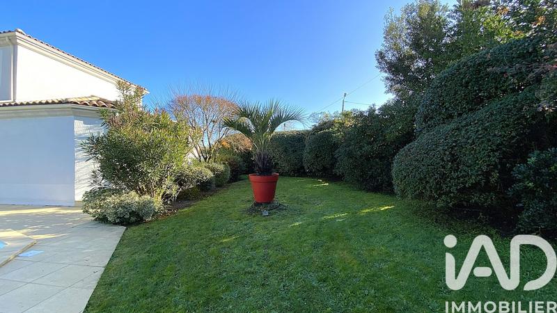 Maison - 200 m² - 6 pièces