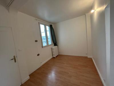 Studio - 30 m² - 1 pièce