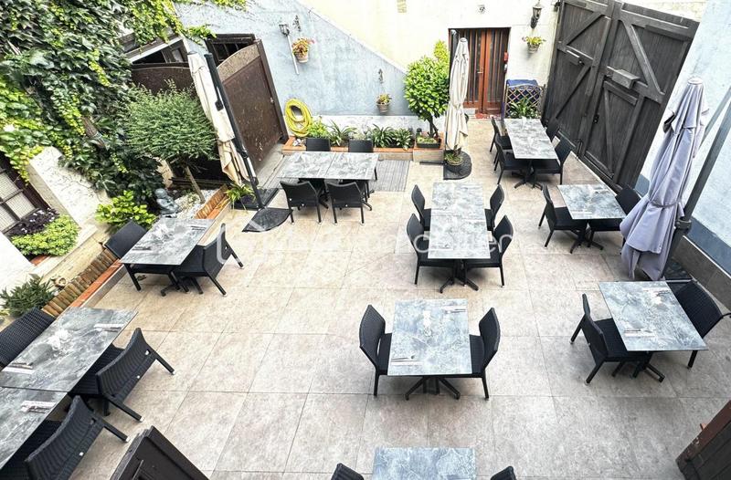 Local commercial - 311 m² - 8 pièces