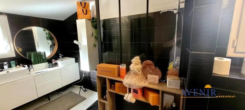 Maison - 105 m² - 5 pièces