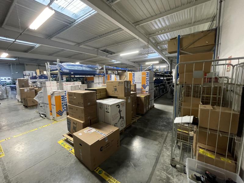 Local d'activités - 1 438 m²