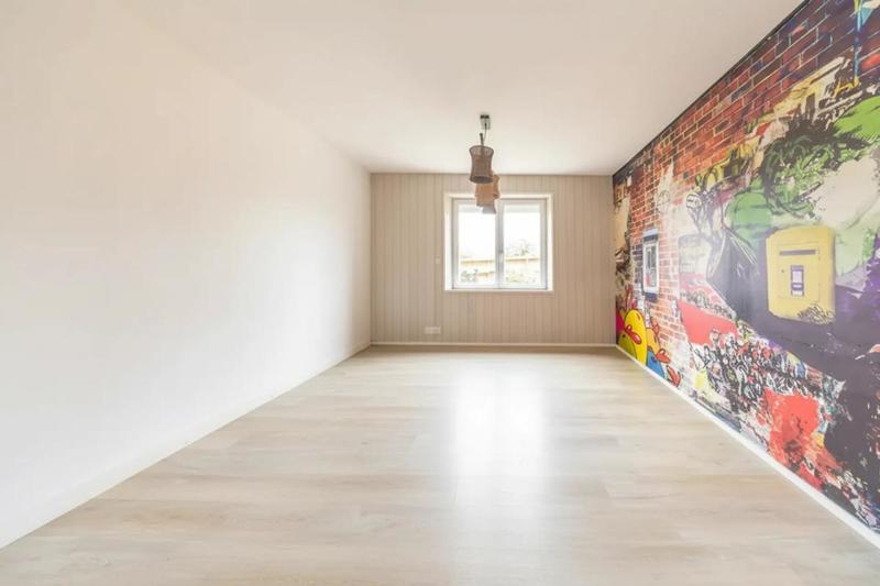 Maison - 250 m² - 8 pièces