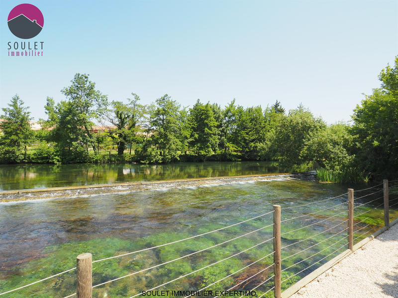 Propriété - 435 m² - 17 pièces