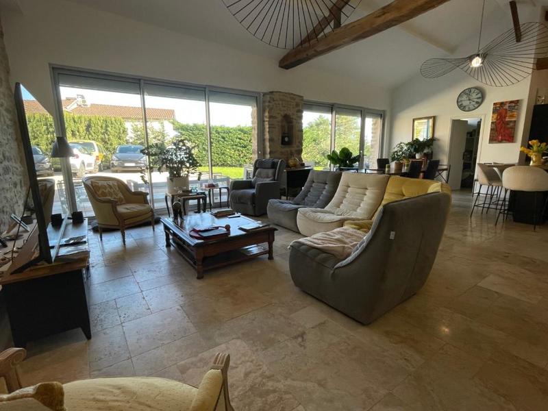 Propriété - 145 m² - 5 pièces