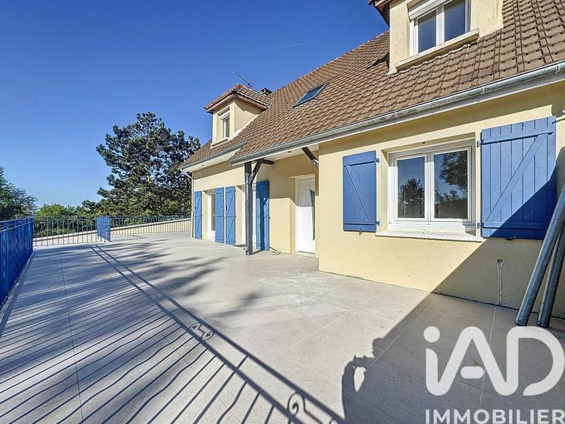 Maison - 185 m² - 9 pièces