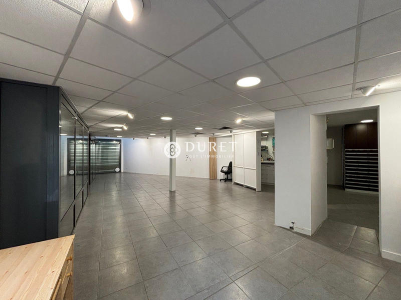 Local d'activités - 217 m²