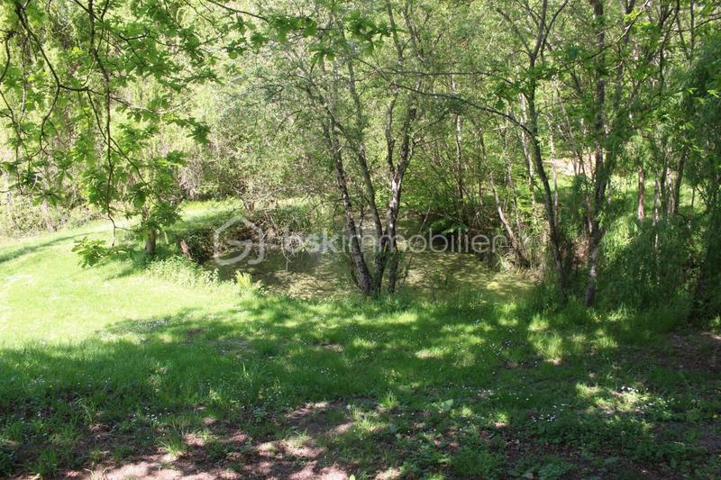 Demeure - 335 m² - 12 pièces