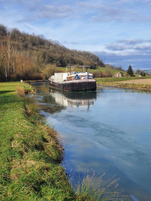Péniche - 172 m² - 7 pièces
