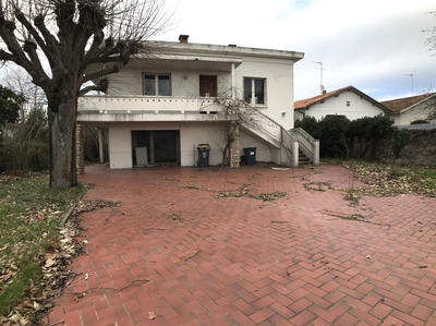 Maison - 283 m² - 10 pièces