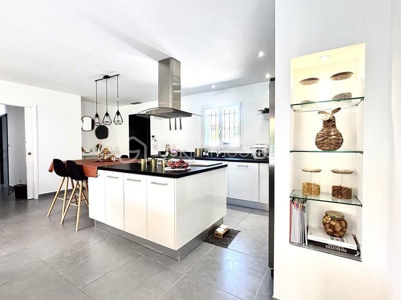 Maison traditionnelle - 103 m² - 4 pièces