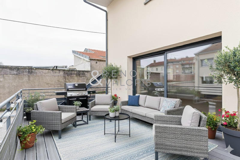 Loft - 100 m² - 5 pièces