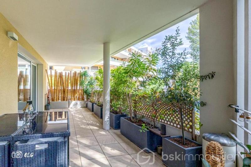 Appartement - 85 m² - 5 pièces