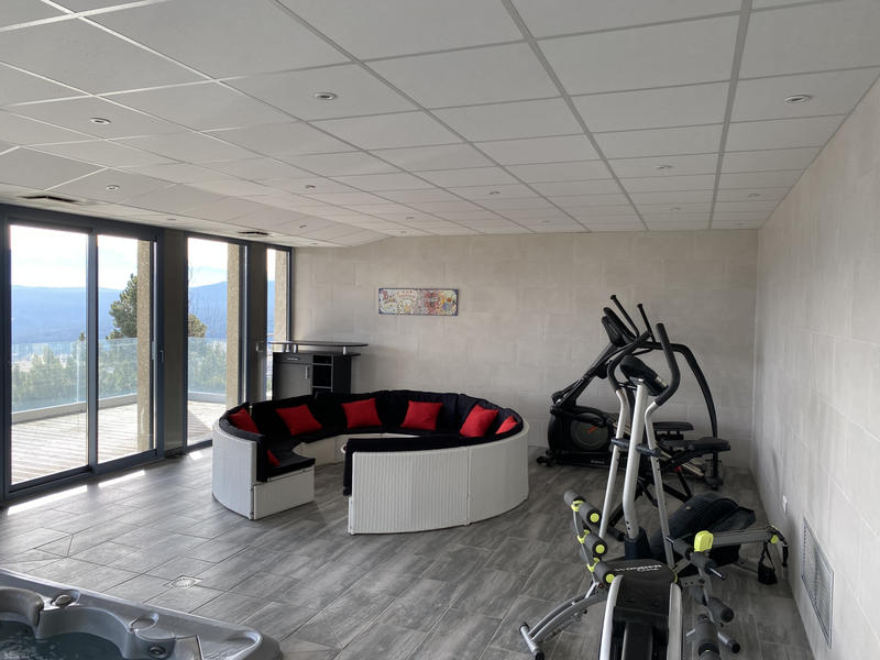 Châlet - 356 m² - 8 pièces