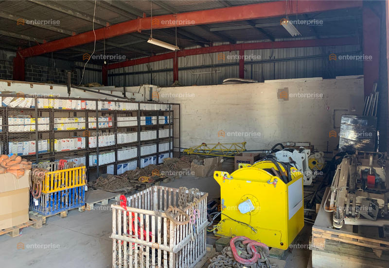 Entrepôt - 1 150 m²