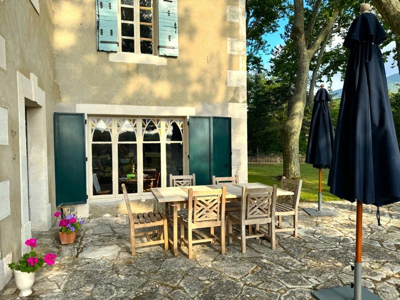 Maison de maîtres - 350 m² - 11 pièces