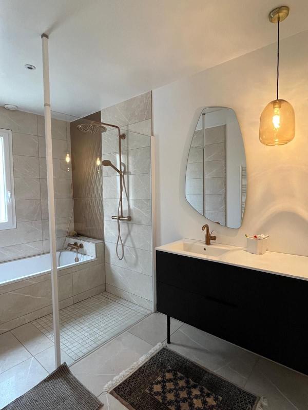 Maison - 180 m² - 5 pièces