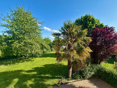 Maison - 180 m² - 9 pièces