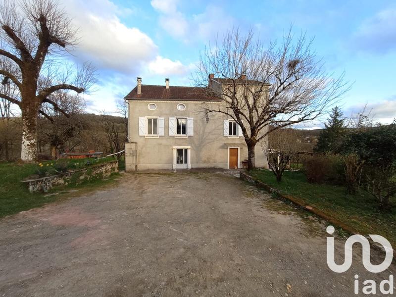 Maison - 210 m² - 8 pièces