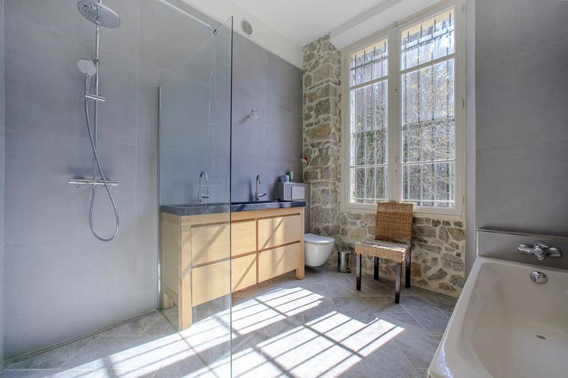 Maison - 300 m² - 7 pièces