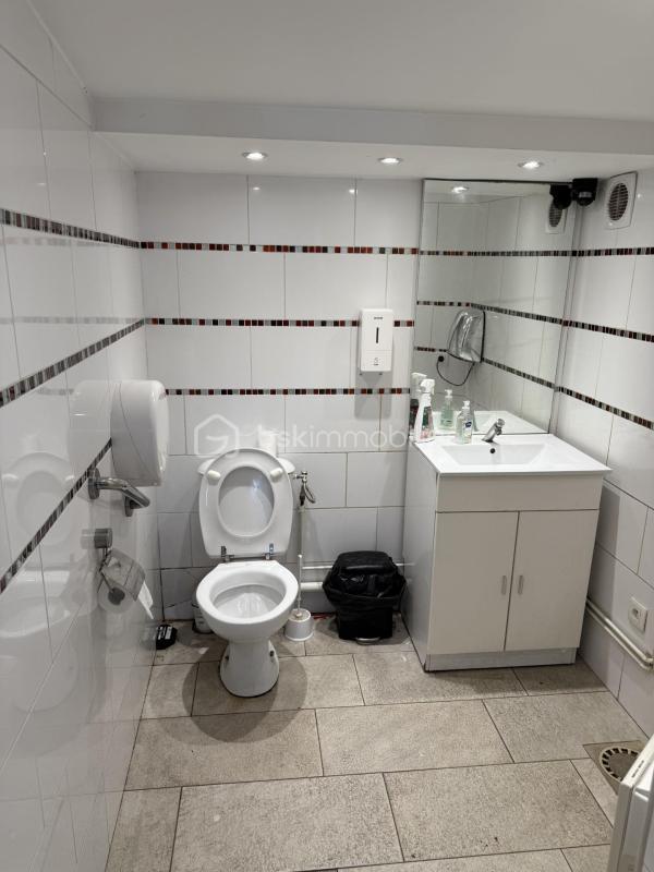 Bureau - 160 m² - 6 pièces