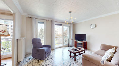 Appartement - 85 m² - 5 pièces