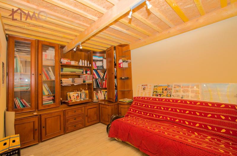 Maison - 300 m² - 12 pièces