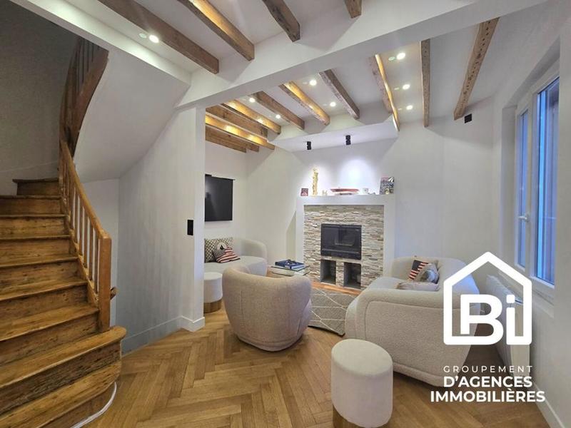 Maison de ville - 104 m² - 8 pièces