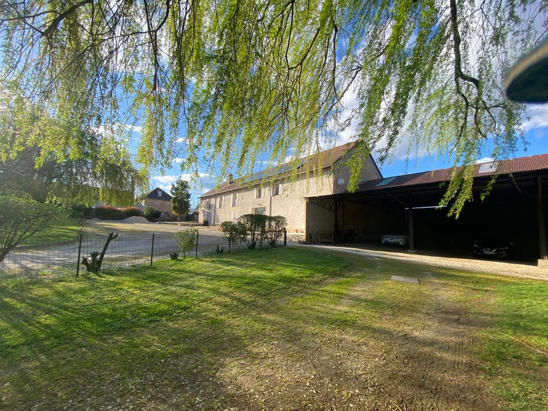 Maison - 227 m² - 8 pièces