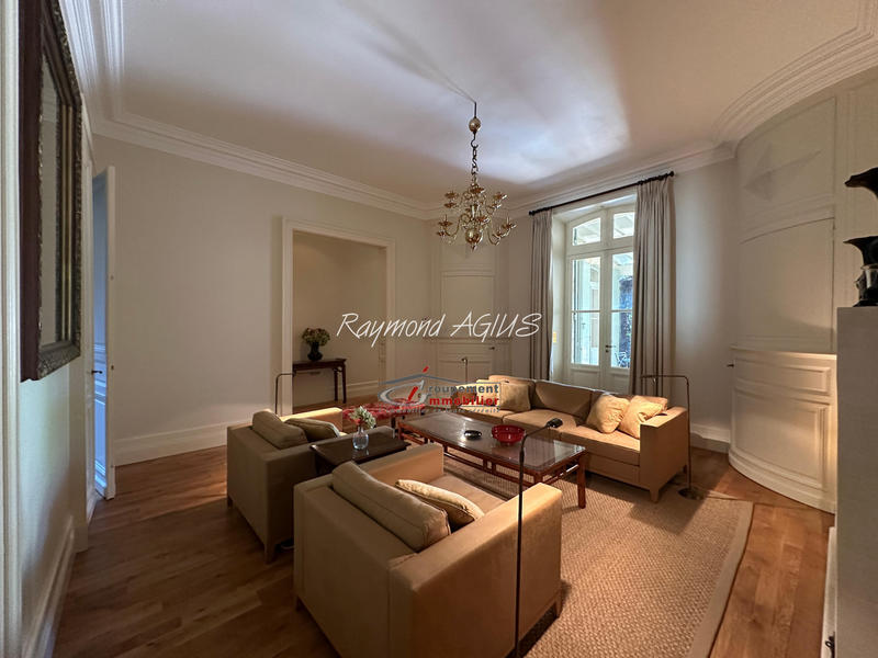 Maison de village - 430 m² - 12 pièces