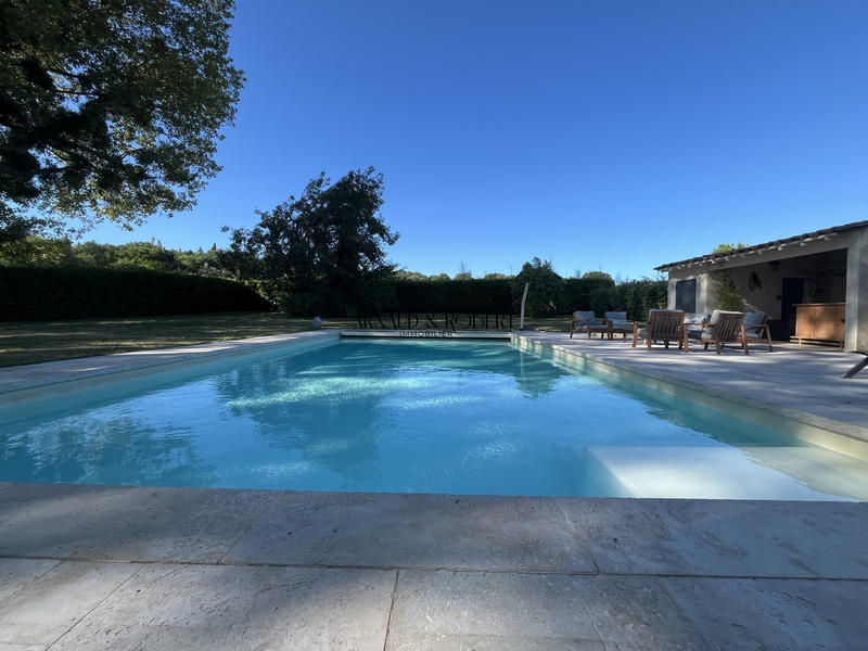 Mas - 519 m² - 12 pièces