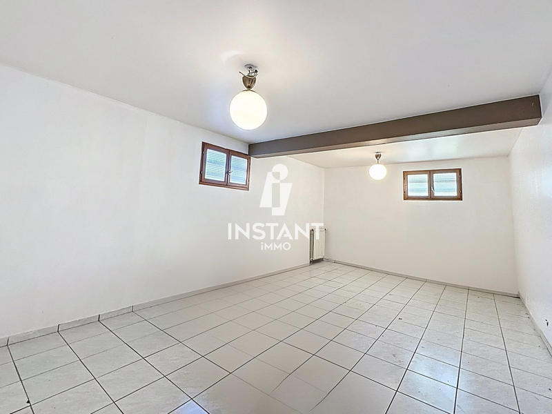 Maison - 200 m² - 7 pièces