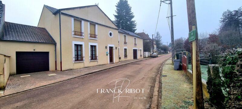 Maison - 327 m² - 10 pièces