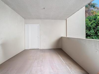 Local commercial - 85 m² - 3 pièces