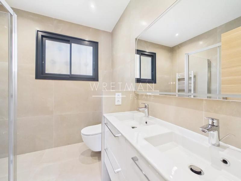 Villa - 212 m² - 6 pièces