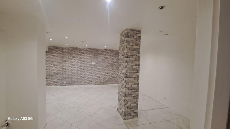 Local commercial - 115 m² - 1 pièce