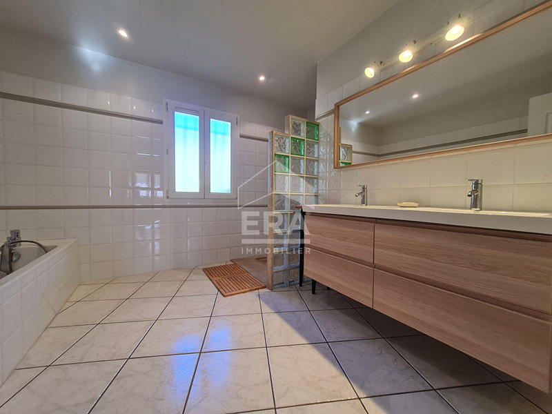 Maison - 120 m² - 4 pièces