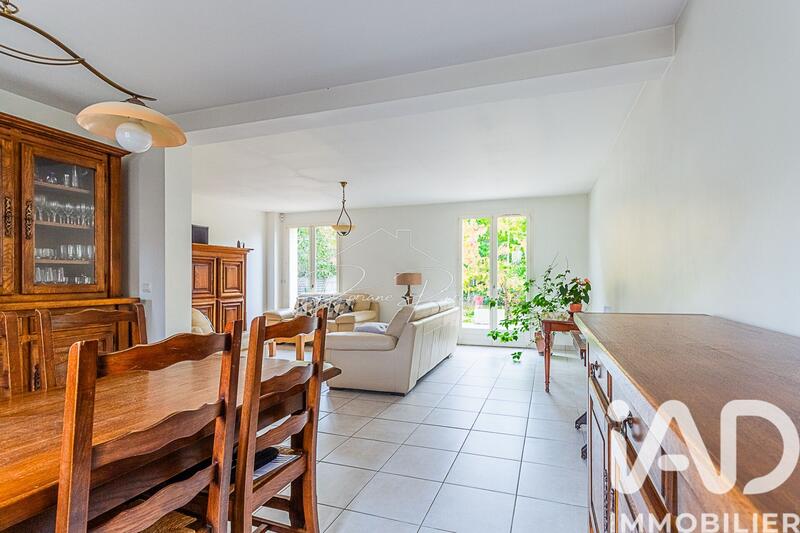 Maison - 185 m² - 10 pièces