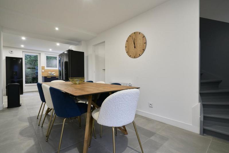 Maison - 171 m² - 11 pièces