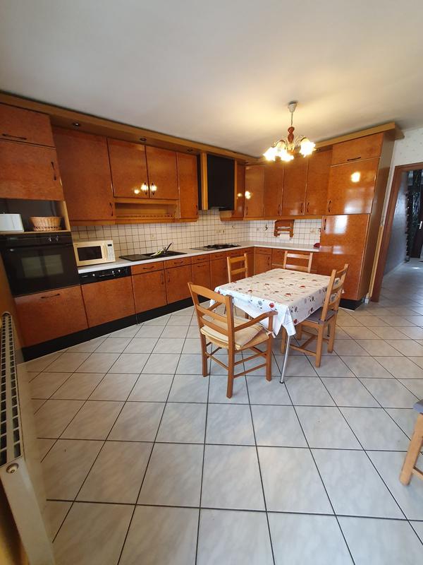 Maison - 259 m² - 6 pièces