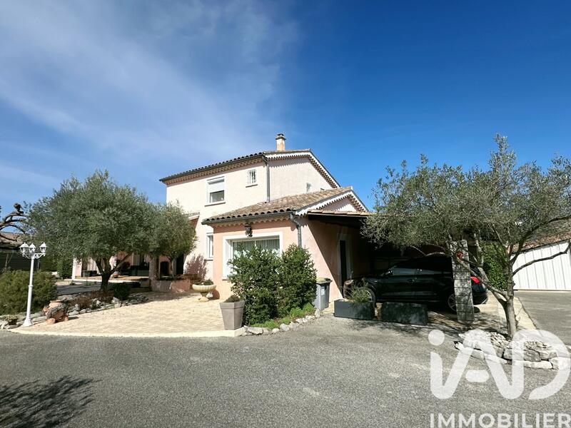 Maison - 140 m² - 7 pièces