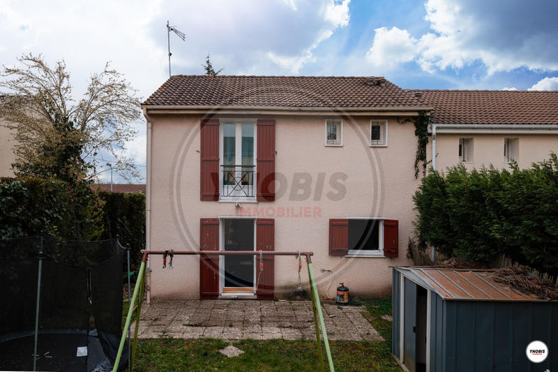 Maison - 90 m² - 5 pièces