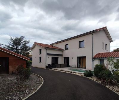 Maison - 243 m² - 7 pièces