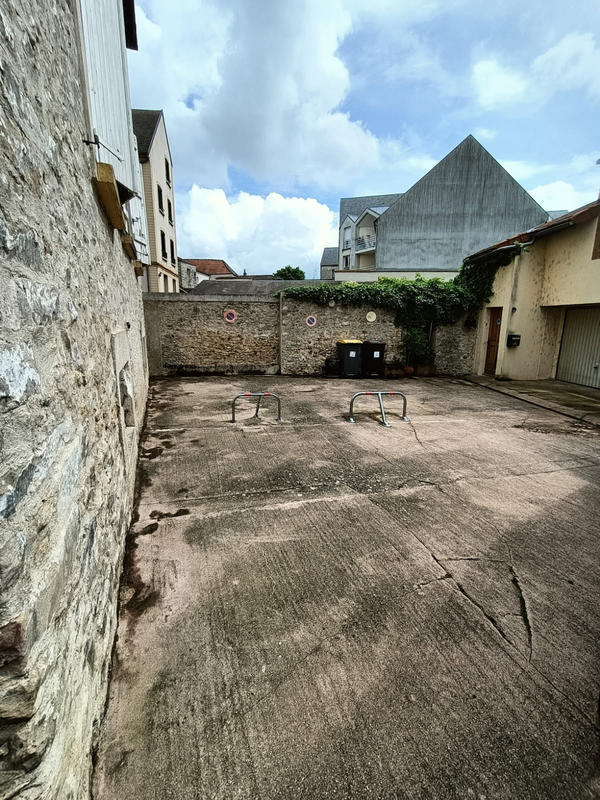 Parking / Garage - 12 m²