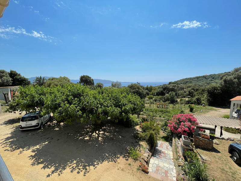 Maison - 240 m² - 11 pièces