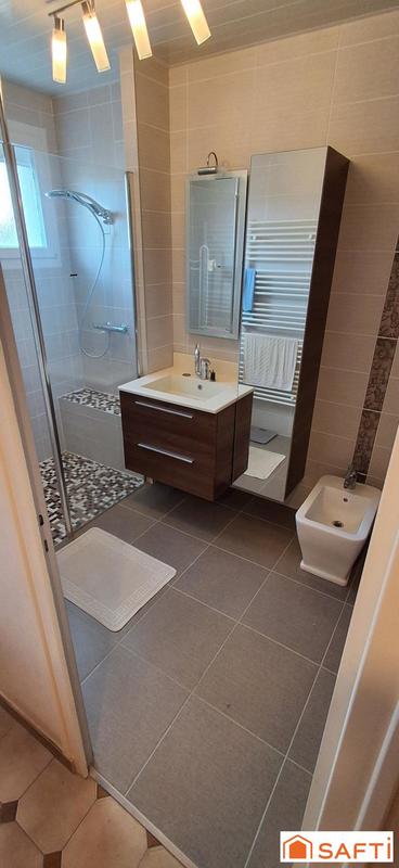 Maison - 90 m² - 5 pièces