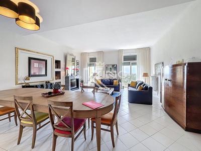 Appartement - 130 m² - 4 pièces