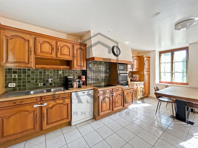 Maison ancienne - 213 m² - 9 pièces