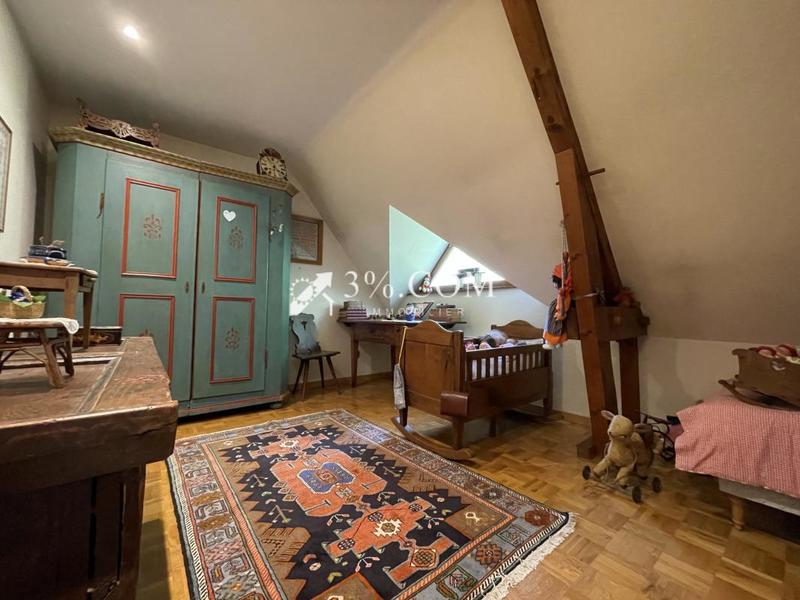 Propriété - 233 m² - 9 pièces